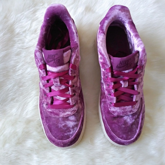 New Nike Velvet Air Force 1 LV8  Sneakers - Picture 4 of 8